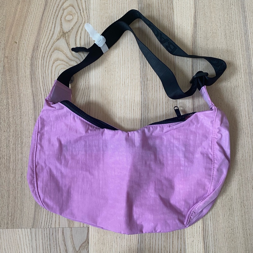 BAGGU medium crescent bag in Peony